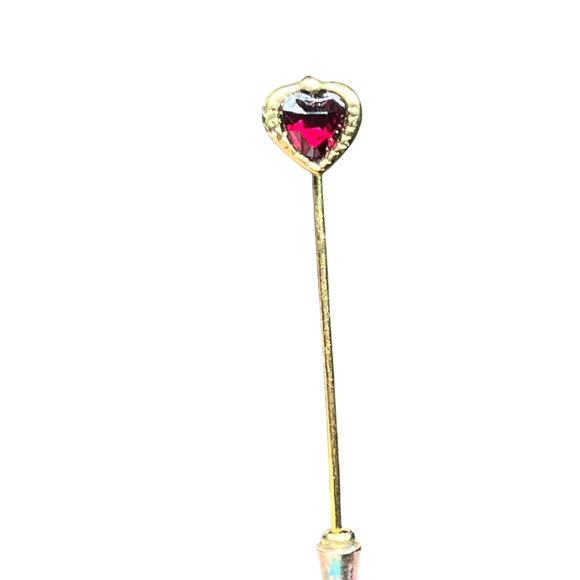 Vintage gold tone stick pin. Heart/tear drop red jeweled top. jewelry - Picture 1 of 7